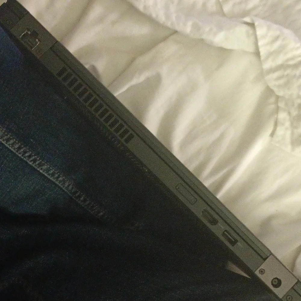 Dell latitude 5940 black